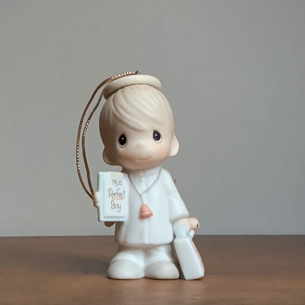 Precious Moments 1986 "It's A Perfect Boy" Angel Doctor New Parents Ornament
